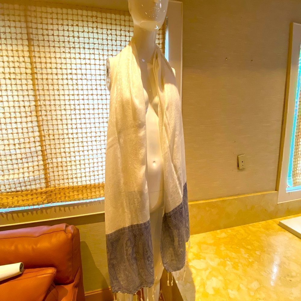 Paisley linen scarf 